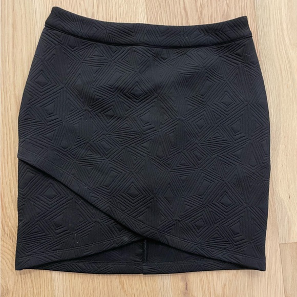 Black skirt - Picture 1 of 3